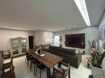 Casa · 360m² · 3 Quartos · 2 Vagas · Casa residencial com 3 quartos sendo 1 suíte disponível para venda no bairro Segismundo Pereira em U