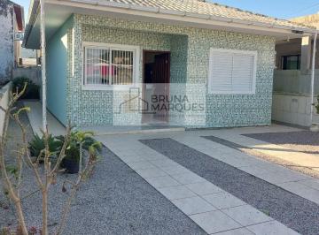 Casa · 60m² · 2 Quartos · 2 Vagas · 160 metros até Rua Leonel Pereira!