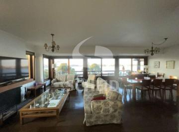 Casa · 1298m² · Casa para locação na Praia da Lagoa. 6 qauartos 9$ suítes), 4 vagas