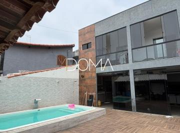 Casa · 168m² · 4 Quartos · 3 Vagas · Belíssima casa duplex com piscina em Arraial do Cabo, próximo a Praia Grande!