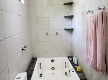 Casa à venda em rua pública, VÁRZEA, Recife, PE · Casa à venda em rua pública, VÁRZEA, Recife, PE