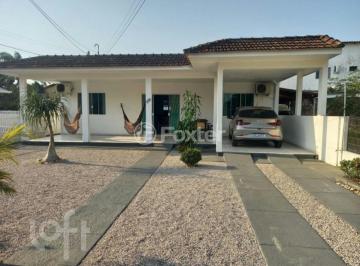 83919c7e · Casa, 3 dormitórios, 180 m², em Barra da Lagoa