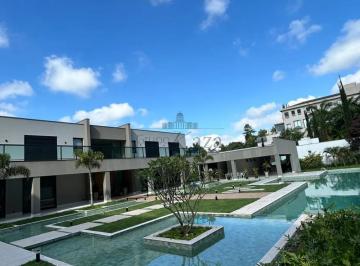 Casa · 3527m² · 4 Quartos · 6 Vagas · Casa em Condomínio - Tamboré 1 - 4 Suítes - 1.305m².