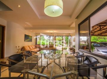 Casa · 412m² · 5 Quartos · 4 Vagas · Aconchegante sobrado no Aldeia do Vale