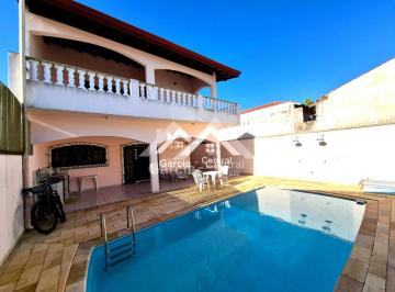 Casa · 197m² · 2 Quartos · 4 Vagas · Sobrado em Peruíbe