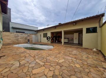 Área externa com piscina e espaço gourmet - Casa Condominio Portal da Asturias - Piracicaba · Casa com piscina e espaço gourmet em condomínio no Jardim Caxambu