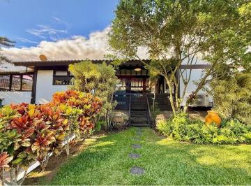Casa · 292m² · 5 Quartos · 4 Vagas · À venda casa pé na areia projetada por Zanine Caldas na Praia do Canto, Búzios