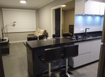763022_iom47_763022691d05ec793ce.jpg · Apartamento reformado e mobiliado à venda no centro na cidade de Curitiba/PR.