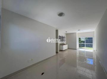Casa · 250m² · 3 Quartos · 2 Vagas · Casa em condomínio com 3 quartos sendo 1 suíte disponível para venda no bairro Laranjeiras em Uberlâ