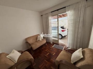 Casa · 150m² · 3 Quartos · 1 Vaga · Casa residencial com 3 quartos disponível para venda no bairro Cazeca em Uberlândia-MG