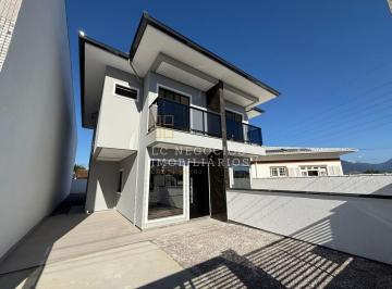 Casa · 100m² · 3 Quartos · 2 Vagas · Sobrado à venda no bairro Pagani - Palhoça/SC