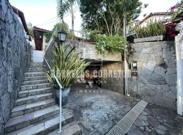 Casa · 300m² · 3 Quartos · 1 Vaga · Imperdível! Casa no Bonfim – Localização Privilegiada no Carnaval de Olinda