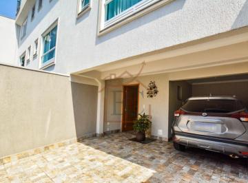 Garagem · Sobrado 118m² com suíte, espaço gourmet e 3 vagas em Camilópolis