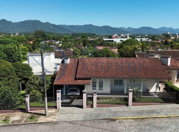 Casa · 183m² · 4 Quartos · 2 Vagas · Casa de Esquina no Bairro Imigrantes, Timbó/SC
