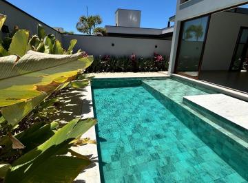 Casa · 208m² · 3 Quartos · 1 Vaga · Residencial Una - Casa de Alto Padrão no Residencial Una – 3 Suítes e Piscina