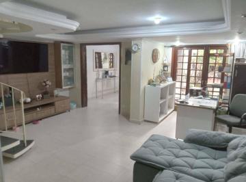 bb921b32a1f2d25ea42a8c2abd15fd198df28f9f · Casa Toda reformada