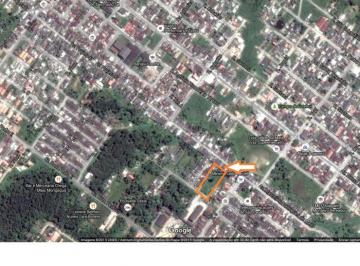 Terreno com 2.250m² (25x90m) em bairro residencial, rua com moradores, escola, c · Terreno em Mongaguá - 2.250m