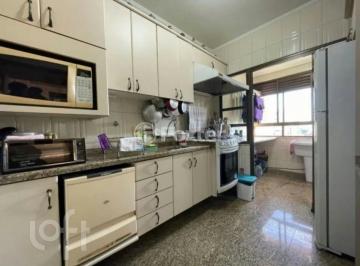 3837101e · Apartamento, 3 dormitórios, 109.82 m², em Centro
