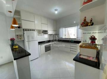 Casa · 225m² · 3 Quartos · 2 Vagas · Casa à venda com 3 quartos, 3 banheiros localizado no bairro Jaraguá - Piracicaba SP