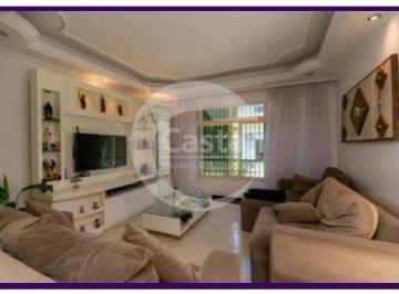 Casa · 201m² · 6 Quartos · 7 Vagas · Sobrado em Vila Santa Clara