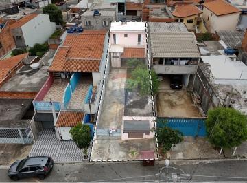 Casa · 175m² · 2 Quartos · 2 Vagas · Casa com quintal e ponto comercial - ACEITA PERMUTA