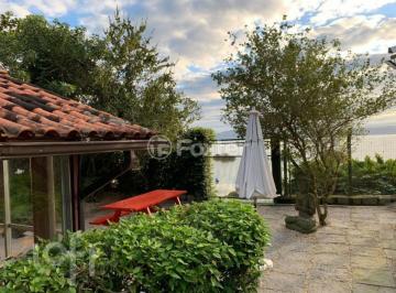 a317957e · Casa, 3 dormitórios, 247 m², em Sambaqui