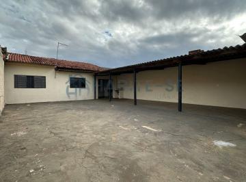 Foto 01 · Casa à venda em Franca-SP, Jardim Paineiras: 1 quarto, 2 salas, 1 banheiro, 6 vagas, 50m² de área!