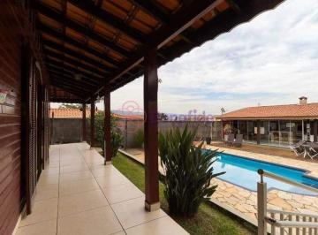 Casa · 302m² · 5 Quartos · 5 Vagas · Casa Térrea para VENDA localizada no bairro ENGORDADOURO, em Jundiaí/SP.