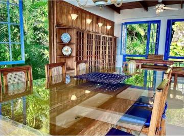 Casa · 360m² · 3 Quartos · 8 Vagas · Casa a Venda na Praia da Enseada Guarujá São Paulo.