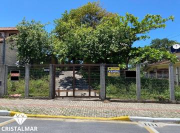 Terreno · 371m² · 2 Vagas · Terreno com casa simples em Bombas | Troca por apartamento