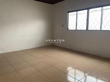 Casa · 70m² · 3 Quartos · 2 Vagas · Casa á venda de 3 dormitórios, garagem e pátio no bairro Camobi em Santa Maria.