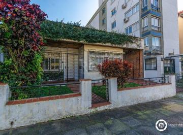 Casa · 167m² · 3 Quartos · 2 Vagas · Casa para Venda de 3 dormitórios, no bairro Petrópolis