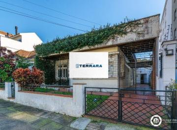 Casa · 167m² · 3 Quartos · 2 Vagas · Casa para Venda de 3 dormitórios, no bairro Petrópolis