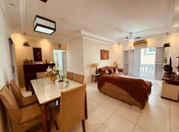Apartamento · 139m² · 3 Quartos · 1 Vaga · Três dormitórios e sala com sacadas - Na quadra da praia