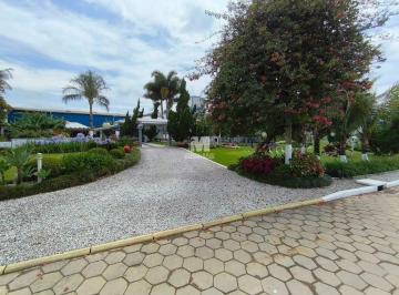 Casa · 330m² · 2 Quartos · 2 Vagas · Casa de alto padrão com 330m2 - Rio Branco - Brusque