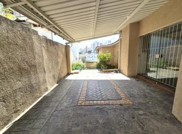 Casa · 240m² · 4 Quartos · 4 Vagas · Casa térrea com 375 metros de terreno a venda no Bosque da Saúde