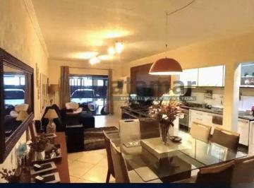 Casa · 212m² · 3 Quartos · 2 Vagas · Sobrados com 3 suites no Jardim Rosa Maria