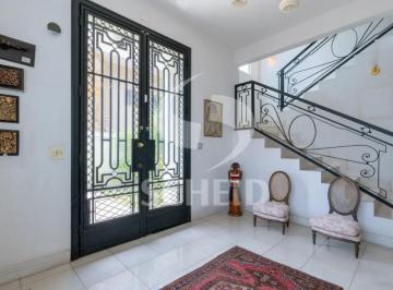 Casa · 613m² · 4 Quartos · 6 Vagas · Casa no Jardim Leonor