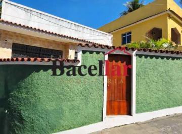 Casa · 276m² · 4 Quartos · 6 Vagas · Casa em condomínio fechado com piscina