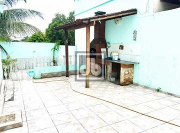 Casa · 246m² · 4 Quartos · 2 Vagas · CASA DUPLEX COM QUINTAL, PISCINA, CHURRASQUEIRA, 2 VAGAS E ANEXO!!