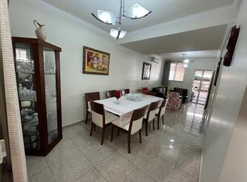 Casa · 200m² · 4 Quartos · 5 Vagas · Sobrado em Jardim Americano, Sorocaba/SP de 200m² 4 quartos à venda por R$ 900.000,00