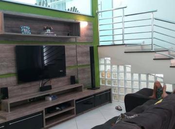 Casa · 250m² · 3 Quartos · 2 Vagas · Sobrado em Jardim Serrano, Votorantim/SP de 250m² 3 quartos à venda por R$ 600.000,00