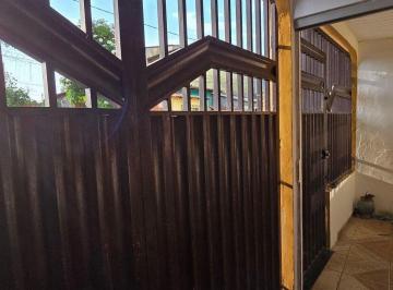 Casa · 200m² · 3 Quartos · 1 Vaga · Casa Duplex no 40 Horas – 3 Quartos, 2 Suítes e Quintal por R$ 200 Mil