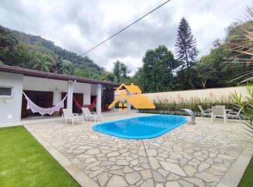 900c3636469a487634e431b8d7f8793bf2127c69 · Casa reformada para locação anual em São Sebastião | 2 suítes, piscina privativa, área gourmet compl