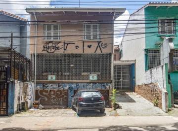Comercial · 300m² · 19 Quartos · 3 Vagas · Casa comercial na Rua Doutor José de Queirós Aranha, N. 234 • 300 m²