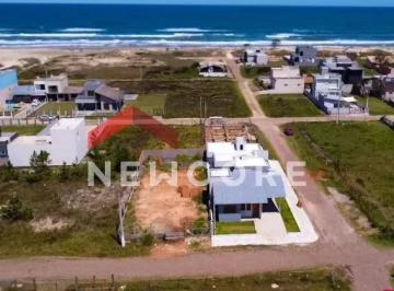 Casa · 83m² · 2 Quartos · 2 Vagas · Casa em  Rua 33 - Miratorres - Passo de Torres/SC
