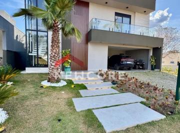 Casa · 270m² · 4 Quartos · 4 Vagas · Sobrado em  Avenida 3 - Ninho Verde II - Pardinho/SP
