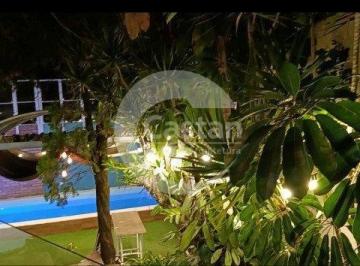 Casa · 256m² · 3 Quartos · 3 Vagas · Casa em Analia Franco