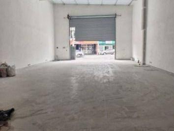 6651ce603bade781080051e32edba7f628e992d3 · Salão comercial