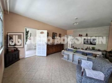 Casa · 205m² · 3 Quartos · 2 Vagas · Casa de Vila : / Residencial / Pechincha / 205m2 / Sala / 3 Quartos / Suíte / A